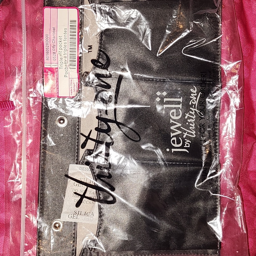 NIP thirty-one jewell Triple Slit Pocket